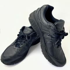 New Balance オールレザー仕様のトリプルブラックML2002RKのサムネイル