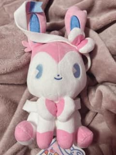 ニンフィア　ぬいぐるみ　ポケモンセンターのサムネイル
