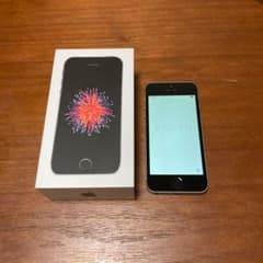 iPhone SE Space Gray 64 GB SIMフリー 付属品完備のサムネイル