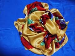 Yves Saint Laurent 大判スカーフシルク花柄のサムネイル