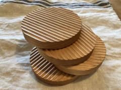 【現役プロ家具職人がデザイン・作製】木製リブコースター ベージュ 1枚のサムネイル