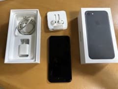 89% Apple iPhone 7 ブラック 本体 箱　充電器　純正32GBのサムネイル