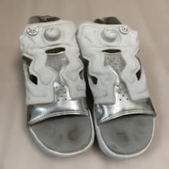 リーボック　ポンプフューリー　白　サンダル