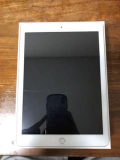 美品　iPad 6世代　32GB Wi-Fiモデルのサムネイル