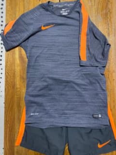 NIKE トレーニングウェア　上下セットのサムネイル