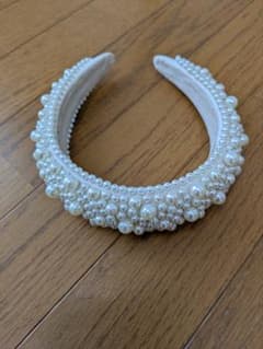 【美品】パールカチューシャ　結婚式　ウェディング　ブライダル　ヘアアクセサリーのサムネイル
