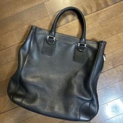 【Salvatore Ferragamo】『ガンチーニ レザートートバッグ』のサムネイル