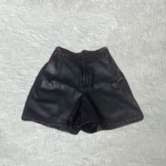 ハニーズ honeys COLZA レザーショートパンツ Sサイズのサムネイル