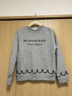 BURBERRY グレー スウェットトレーナー Mサイズのサムネイル