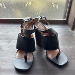 CELINE オープントゥ ブラック サンダル 中ヒールのサムネイル