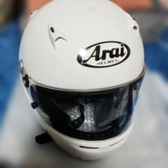31日まで特別価格値下げ　希少!!ほぼ未使用 Arai GP-5x 白 Mサイズ 未使用級 62cm Arai GP-5x フルフェイスヘルメット ホワイト - メルカリ