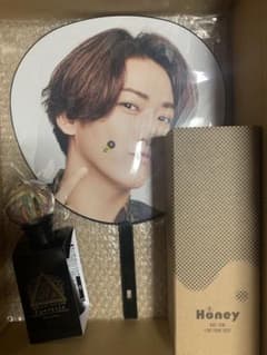 KAT-TUN うちわ ペンライト 写真セット 亀梨 - メルカリ