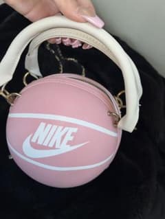 NIKE バスケットボール型 バッグ ピンク ショルダーバッグ - メルカリ