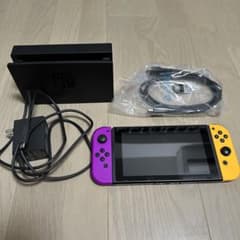 Nintendo Switch 本体 オレンジ/紫ジョイコンのサムネイル