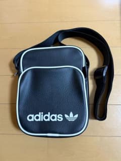 adidas ショルダーバッグ ブラックのサムネイル