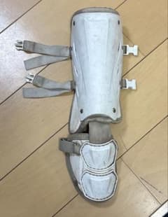 野球用 フットガード ホワイト 打者用防具のサムネイル