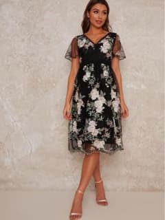 新品未使用 Chi Chi London 花柄刺繍レースVネックドレス 黒 S - メルカリ