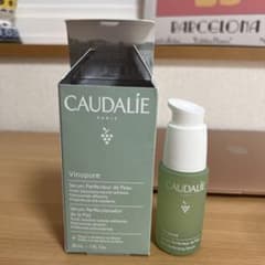 Caudalie Vinopure skin perfecting serumのサムネイル