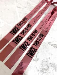 TWICE 国立競技場 銀テープ ピンク 4本 黒ラブリー指人形 - メルカリ