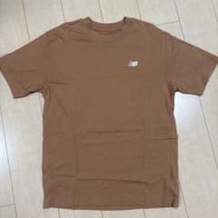 New Balance Tシャツ ブラウン ワンポイントロゴのサムネイル