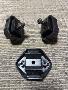 スズキ ジムニー JA11 エンジンマウント 前後 3点セット スズキ ジムニー JA11 エンジンマウント 前後 3点セット - メルカリ