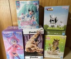 フィギュア　5体のサムネイル