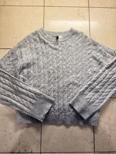 グレー ケーブル編み 長袖セーターのサムネイル