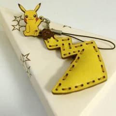 [青様専用]オジャガデザイン ピカチュウストラップ*°のサムネイル