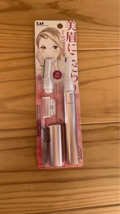 クシ付きマユトリマーのサムネイル