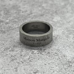 【19号】メゾンマルジェラ MAISON MARGIELA ロゴ リング SV 19号】メゾンマルジェラ MAISON MARGIELA ロゴ リング SV - メルカリ