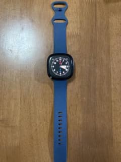 Fitbit Versa 3 スマートウォッチ 本体のサムネイル