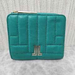 美品 LANVIN ベルシー キルティング 二つ折り財布のサムネイル
