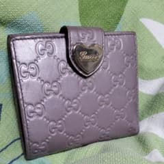 2.13まで大幅値下げ❤️グッチ金具❤️型２つ折り財布のサムネイル