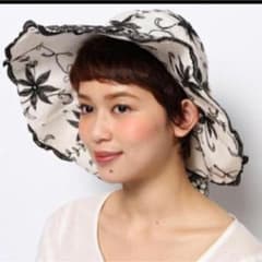 グレースコンチネンタル  刺繍帽子のサムネイル