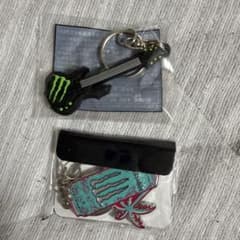 Monster Energy キーホルダー 2種セット - メルカリ