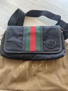 GUCCI ボディーバッグのサムネイル