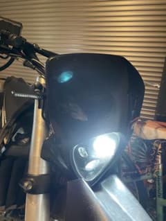 モタード　LEDヘッドライトのサムネイル
