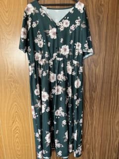 大きいサイズ　SHEIN フローラル 半袖ワンピース 3XLのサムネイル