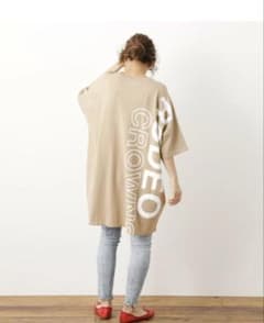 ロデオクラウンズ　ワンピース　ベージュのサムネイル