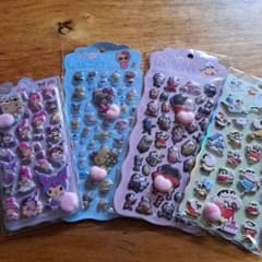 日焼けキティ＆しんちゃん‎✮*ボンボンおしりシール 4シートのサムネイル