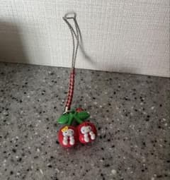 ご当地キティ 山梨さくらんぼ 根付けストラップ - メルカリ