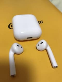 AirPods 本体 正規品 中古のサムネイル