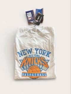 NBA NEW YORK KNICKS Tシャツ　オーバーサイズ　XL 白バスケのサムネイル