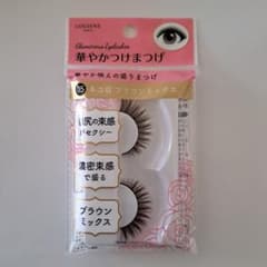 つけまつ毛のサムネイル