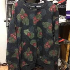 H＆M  花柄スウェットのサムネイル