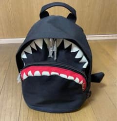 MORNのサメリュックのサムネイル