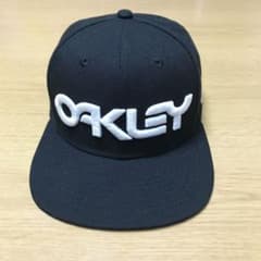 オークリー　OAKLEY メンズキャップ　黒のサムネイル