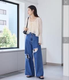 【Kastane】クラッシュデニムワイドパンツ　サイズ1 ブルーデニム　ダメージのサムネイル