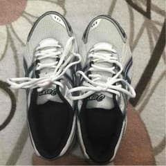 送料込！ asics ランニングシューズ 美品！のサムネイル