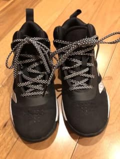 中古　adidas バスケットボール　シューズ　21cmのサムネイル